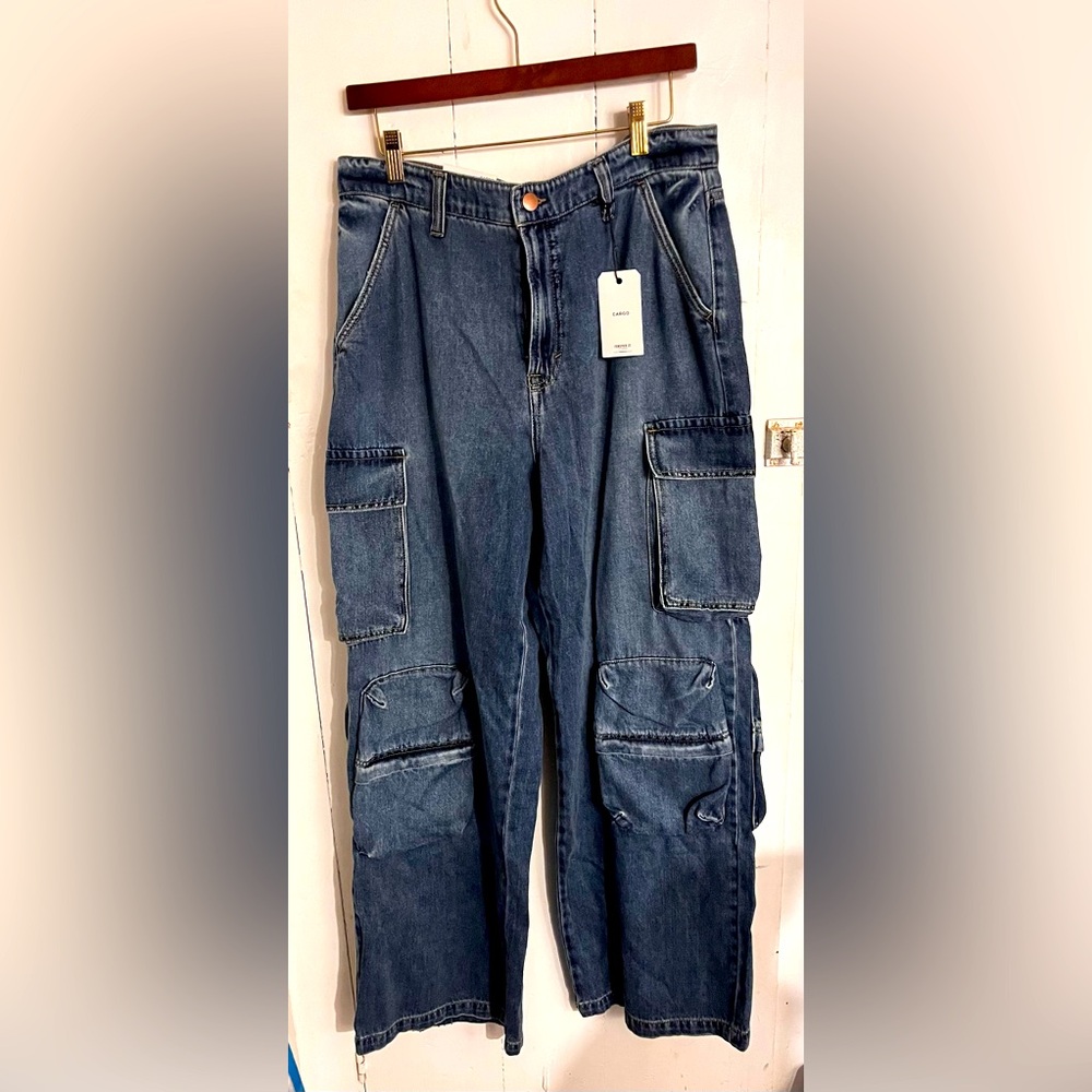 NWT Forever 21 Cargo Jeans